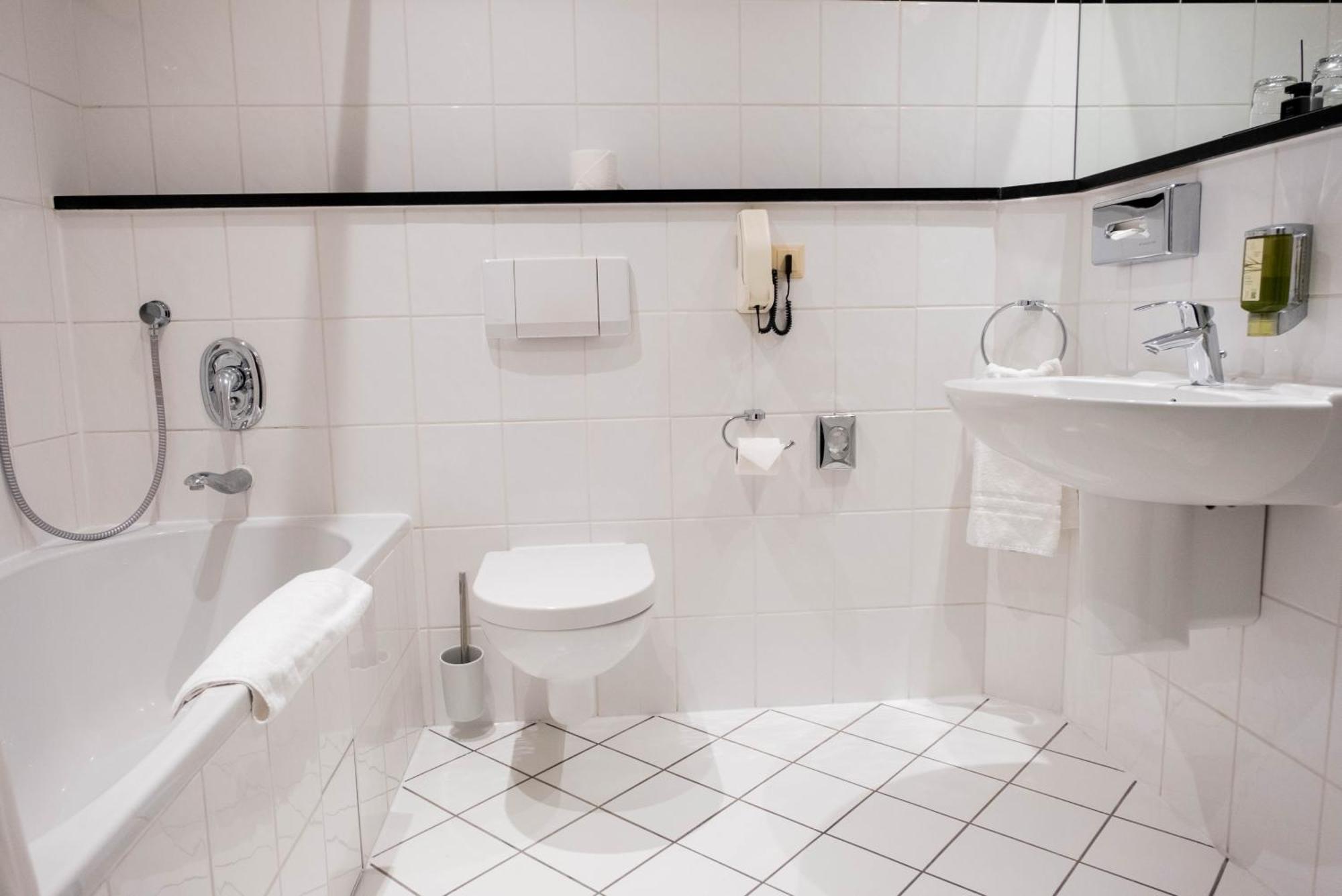 ויינהיים Hotel Ottheinrich מראה חיצוני תמונה